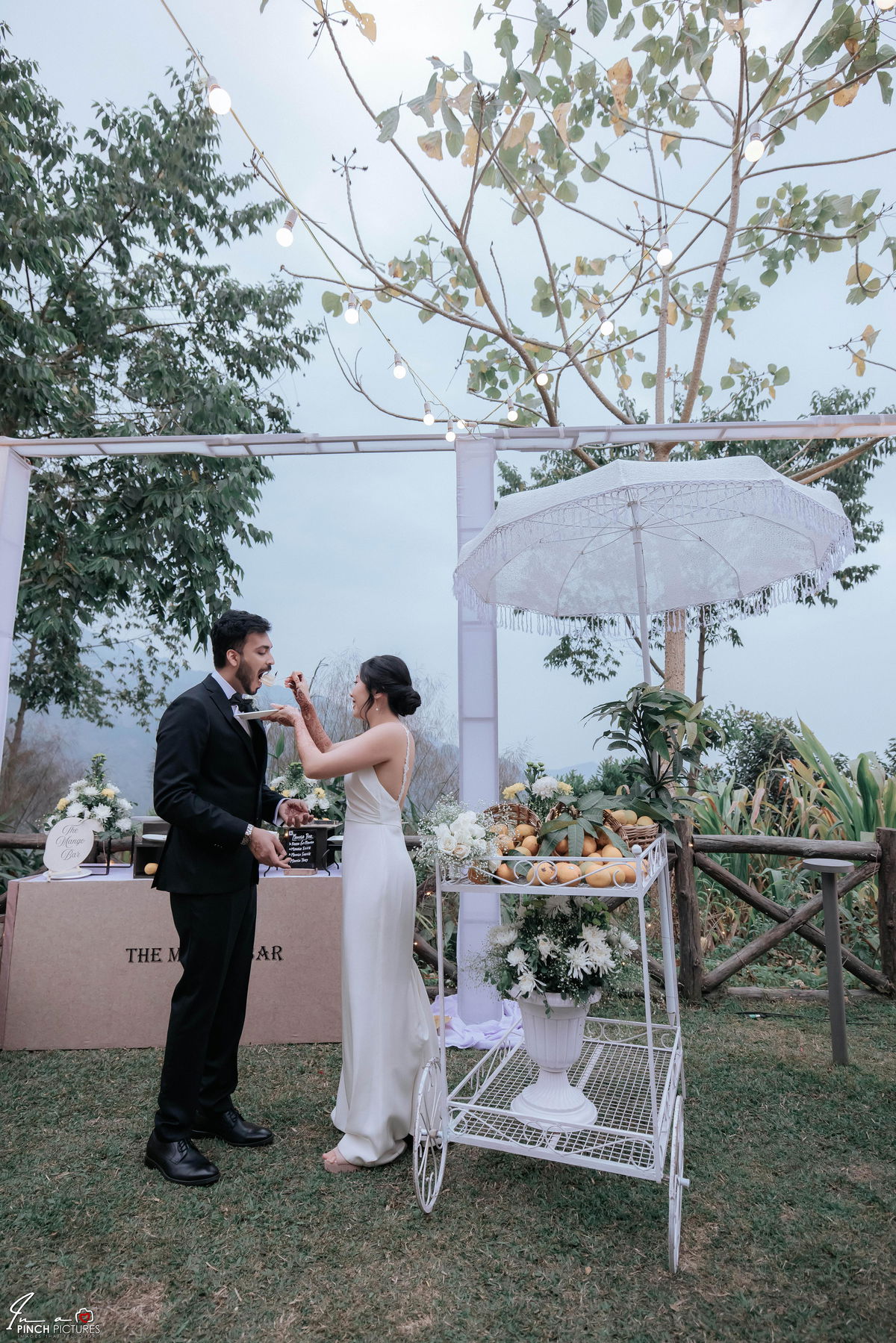 G-B-WhiteWedding2–290-